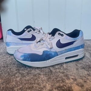 RARE!! Nike Air Max 1 N7. White/ royal blue ombré. Size 7.5W.